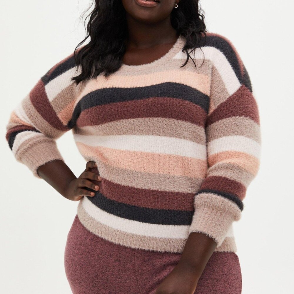 EUC Torrid 00 (M/L 10) Fuzzy Yarn Pullover Drop Shoulder Sweater